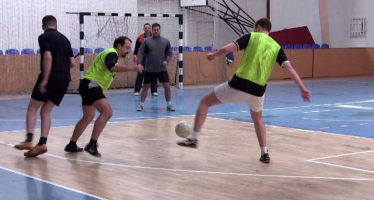 Amaterska biznis liga u malom fudbalu ulazi u završnicu (VIDEO)