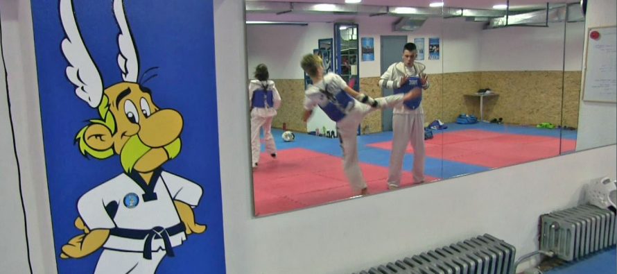 Tekvondo klubu Asteriks 10 medalja na kupu Srbije (VIDEO)