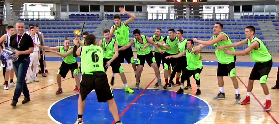 Medicinska i Gimnazija “Svetozar Marković” najbolje u košarci (VIDEO)